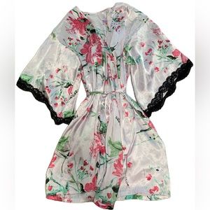 Secret Treasures Satin Pink Floral Sleepwear Robe With Black Lace Trim Size L